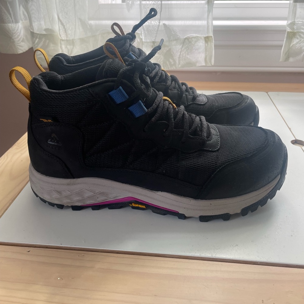 Teva Ridgeview Mid Hiking Boot - Picture 4 of 7
